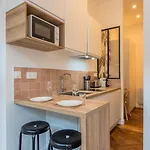 Grand Fonctionnel Et Entierement Renove Apartamento