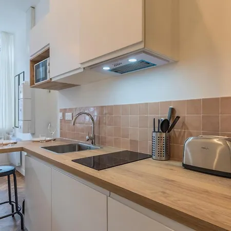 Grand Fonctionnel Et Entièrement Rénové