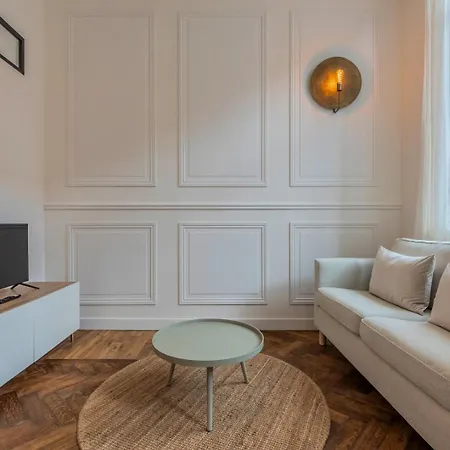 Grand Fonctionnel Et Entierement Renove Apartment